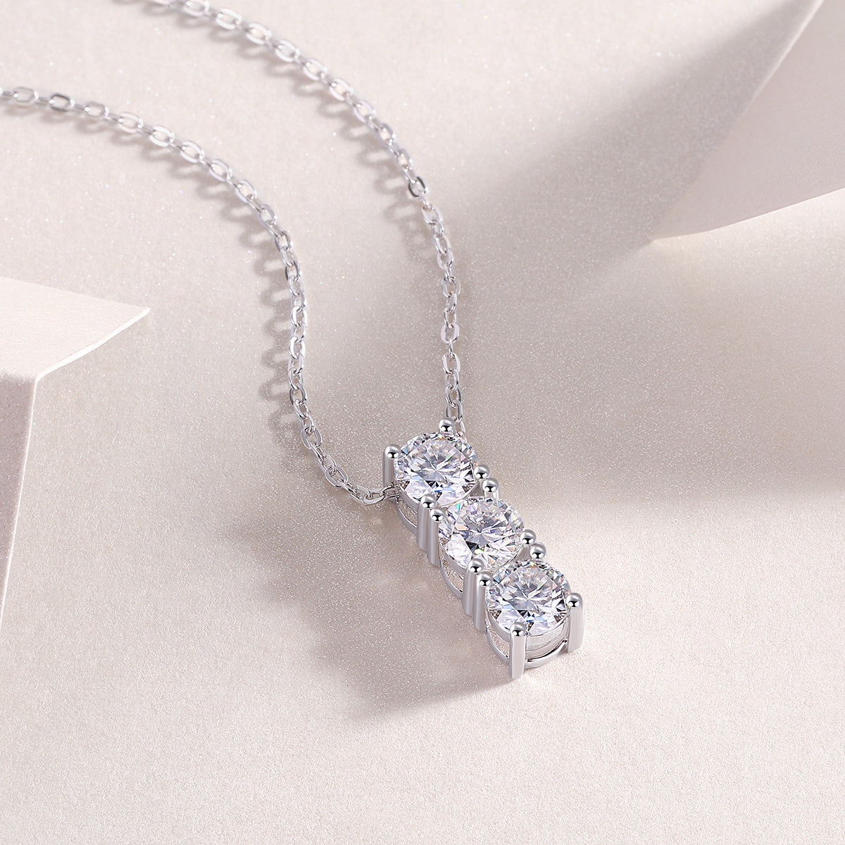 Pendant Set With 0.5-carat Moissanite Diamonds 925 Sterling Silver