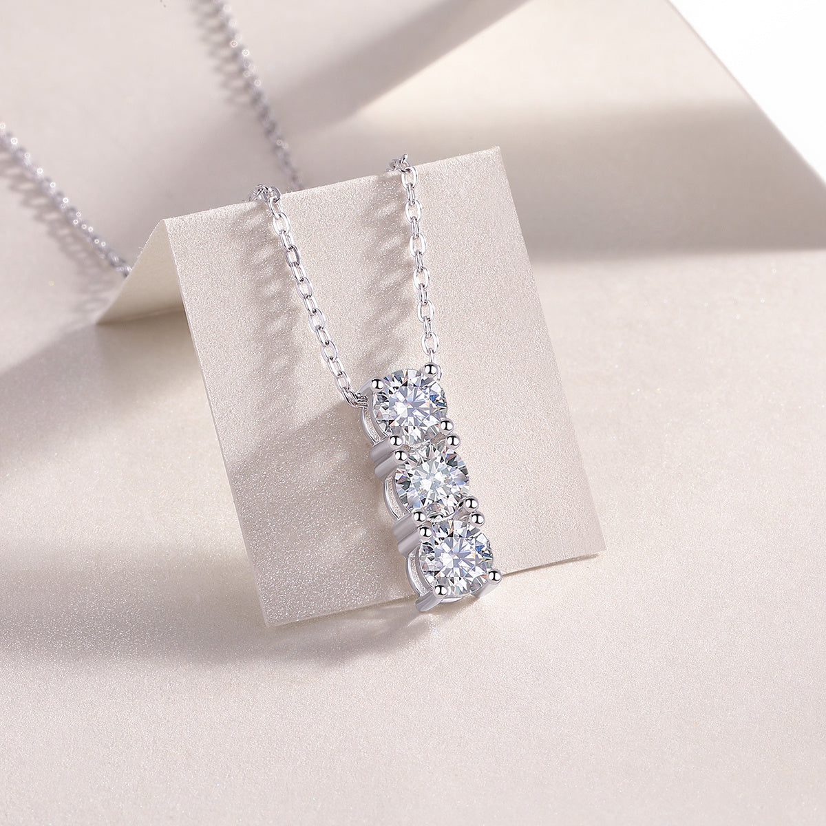 Pendant Set With 0.5-carat Moissanite Diamonds 925 Sterling Silver